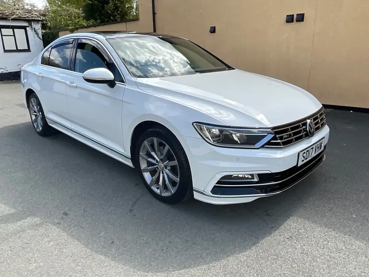 Used VW Passat R-line 150 HP (110 kW) 2017 White Sedan