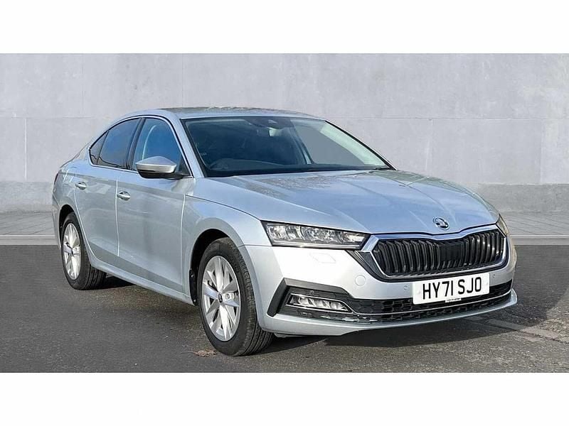 Brilliant silver metallic Used 2021 Skoda Octavia SE L Hatchback | £17,790 (A bit pricey) - Image 1/4