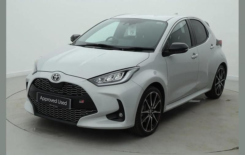 Used Toyota Yaris Hybrid Sport 113 HP (83 kW) 2022 Grey Hatchback