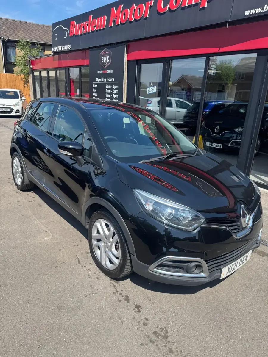 Used Renault Captur Dynamique 90 HP (66 kW) 2014 Black SUV
