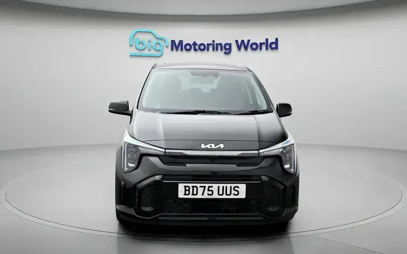 Second-hand Kia Picanto GT-Line S 69 CP (50 kW) 2026 Negru Hatchback