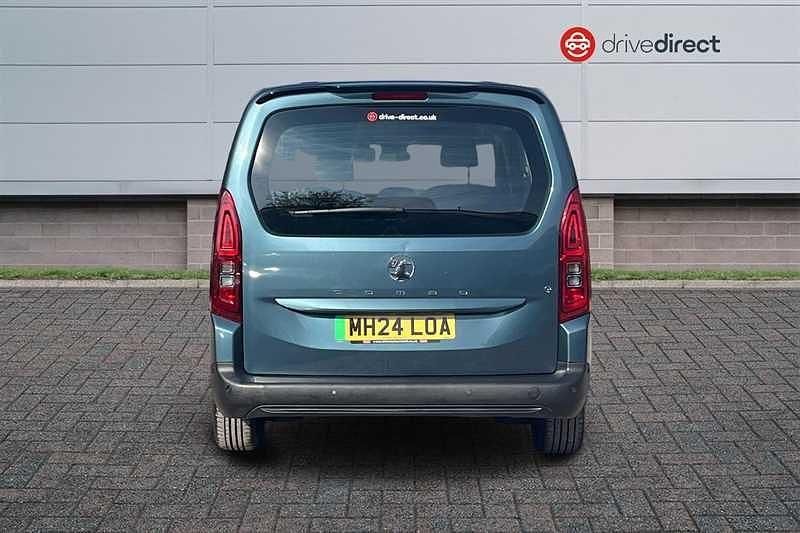 Used Vauxhall Combo Design Edition 100 kW (136 HP) 2024 Blue MPV