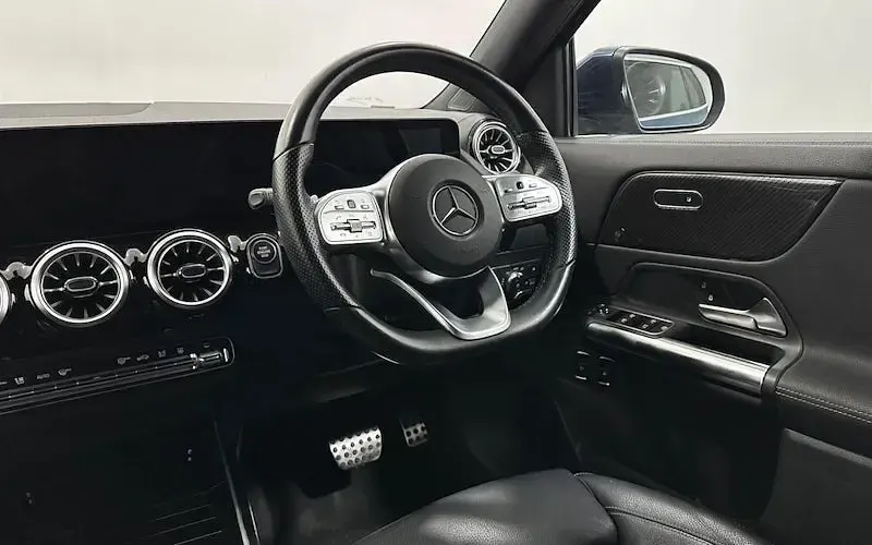 Used Mercedes GLA250 Premium 218 HP (160 kW) 2021 Blue SUV