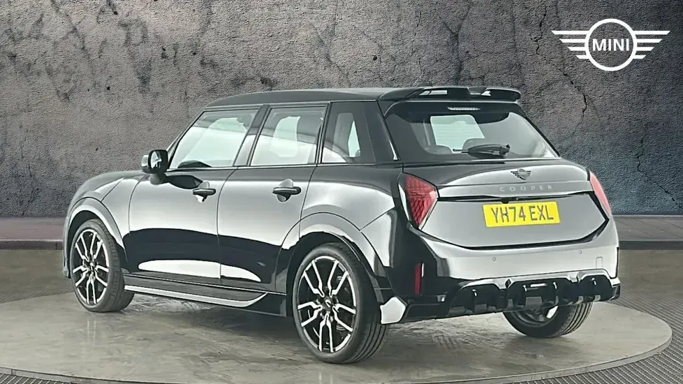 Used Mini Cooper Hatch 154 HP (113 kW) 2024 Black Hatchback