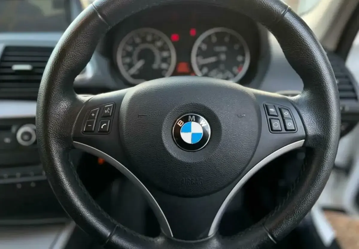 Used BMW 116 Sport Line 2011 White Hatchback