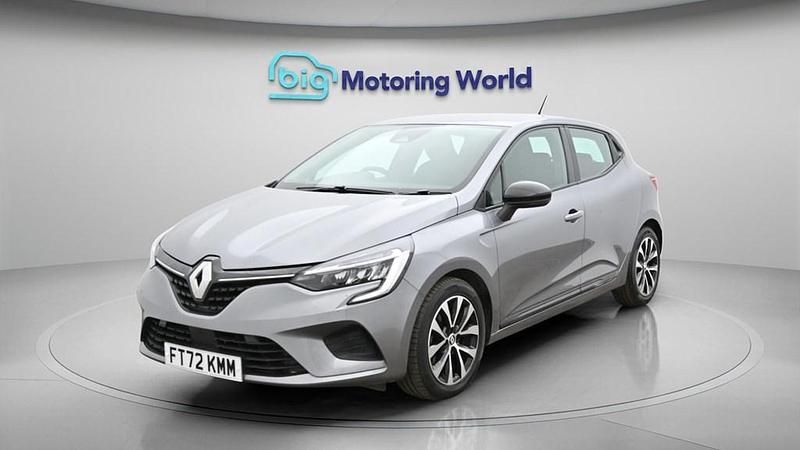 Used Renault Clio V Evolution 145 HP (106 kW) 2023 Grey Hatchback