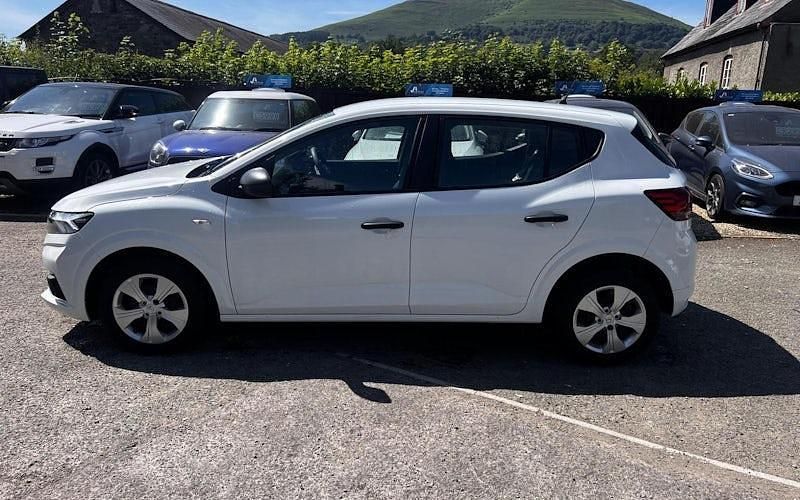 Used Dacia Sandero Essentiel 101 HP (74 kW) 2022 Hatchback