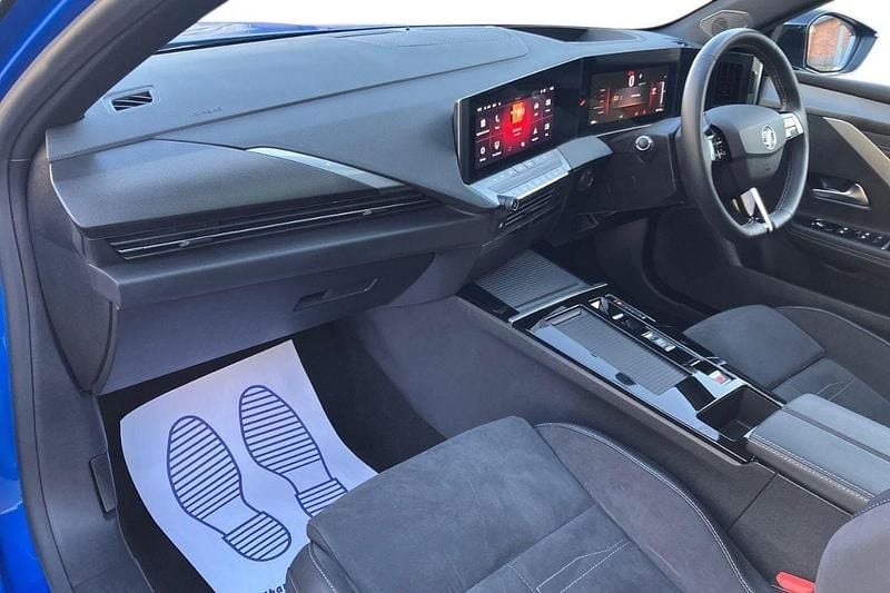 Blue Used 2023 Vauxhall Astra Ultimate Hatchback | £17,995 (Good price) - Image 1/4