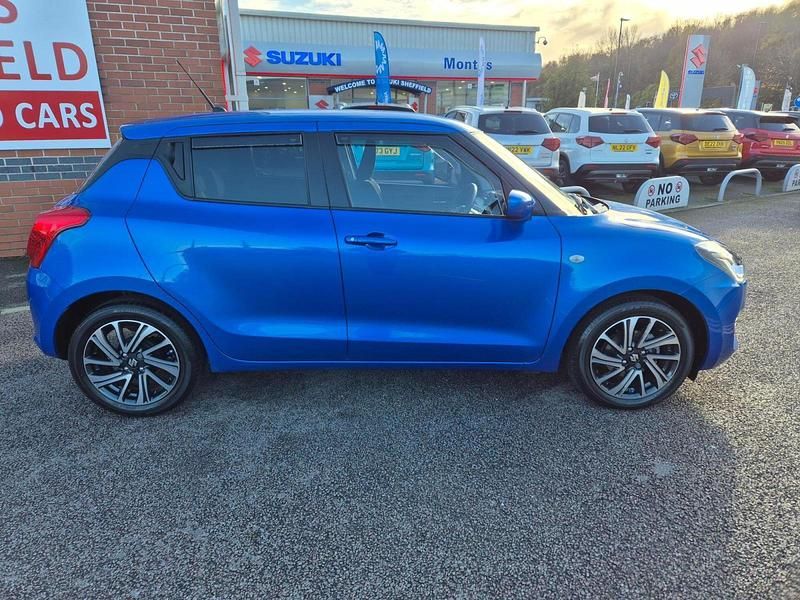 Begagnad Suzuki Swift SZ-L 2023 Blå Halvkombi