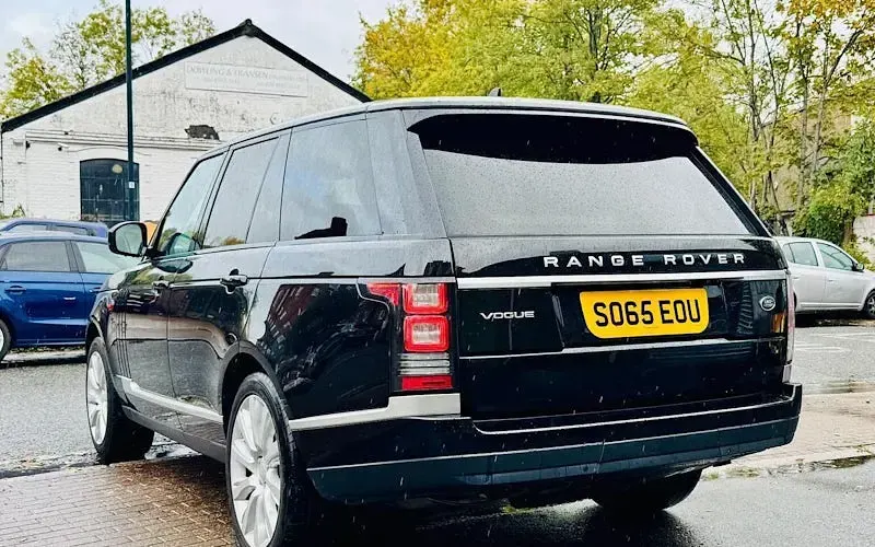 Used Land Rover Range Rover Vogue 258 HP (189 kW) 2015 Black SUV