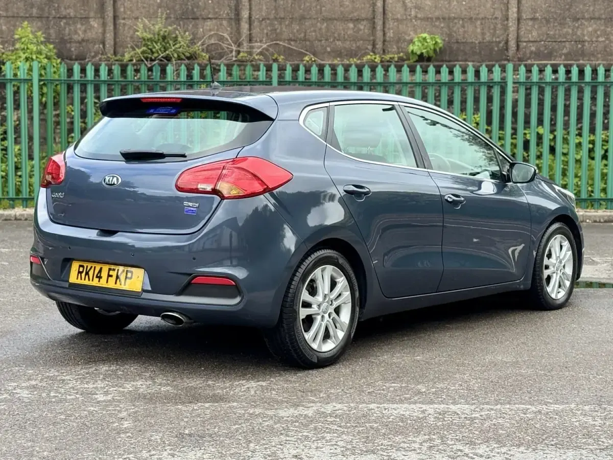 Used Kia Ceed 128 HP (94 kW) 2014 Blue Hatchback