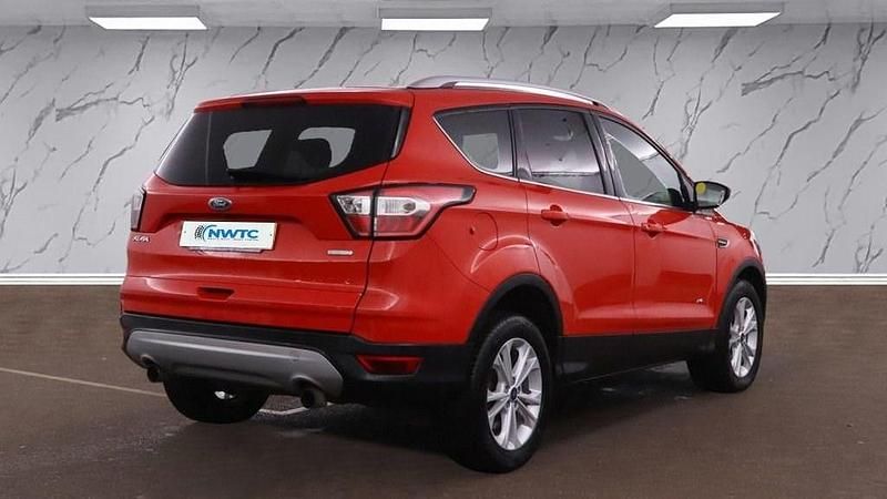 Second-hand Ford Kuga Titanium 182 CP (133 kW) 2017 Roșu SUV