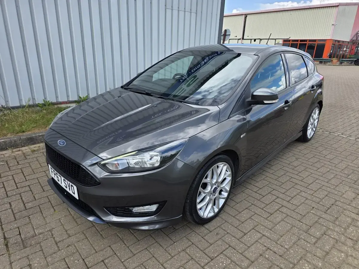 Used Ford Focus ST-Line 150 HP (110 kW) 2017 Grey Hatchback