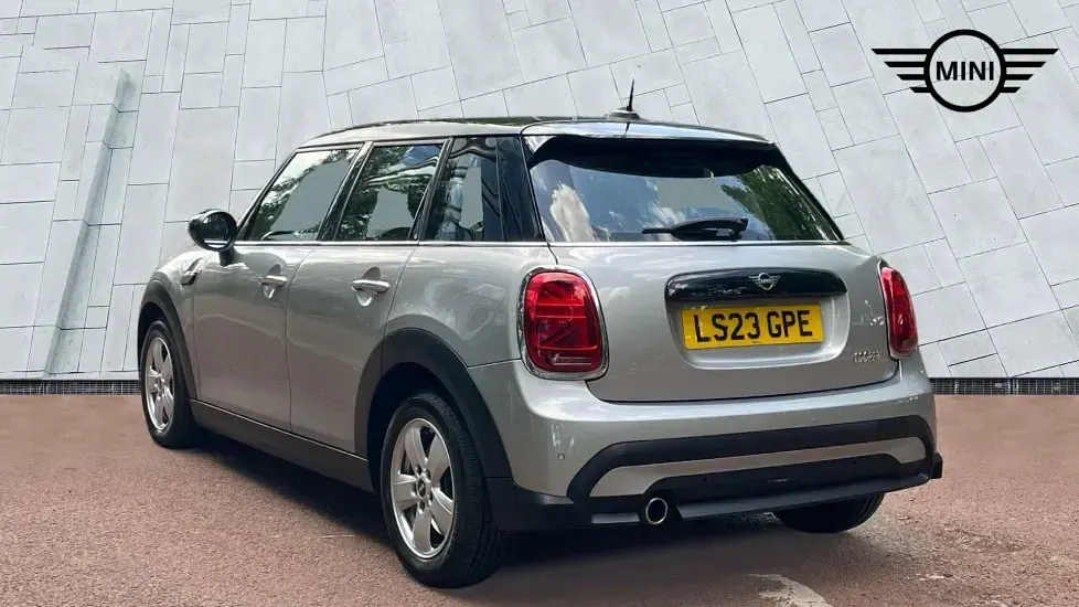 Used Mini Cooper Classic 134 HP (98 kW) 2023 Silver Hatchback