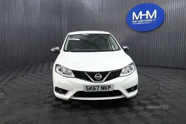 Used Nissan Pulsar Tekna 110 HP (80 kW) 2017 White Hatchback