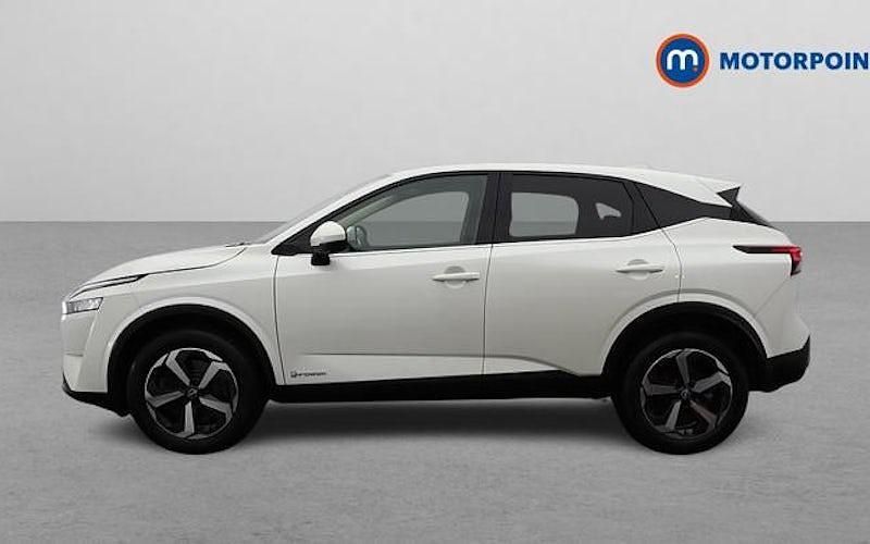 Used Nissan Qashqai N-Connecta 190 HP (139 kW) 2023 White SUV