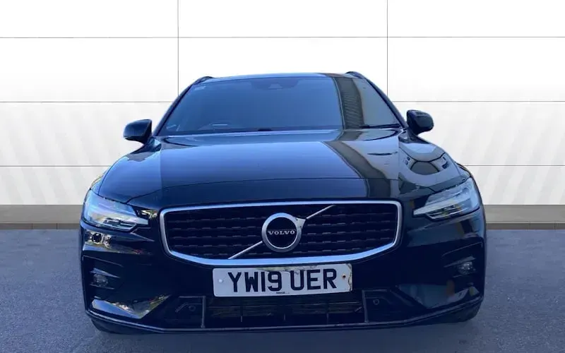 Used Volvo V60 R-Design 250 HP (183 kW) 2019 Black Estate