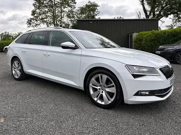 Used Skoda Superb SE L Executive 150 HP (110 kW) 2019 White Estate