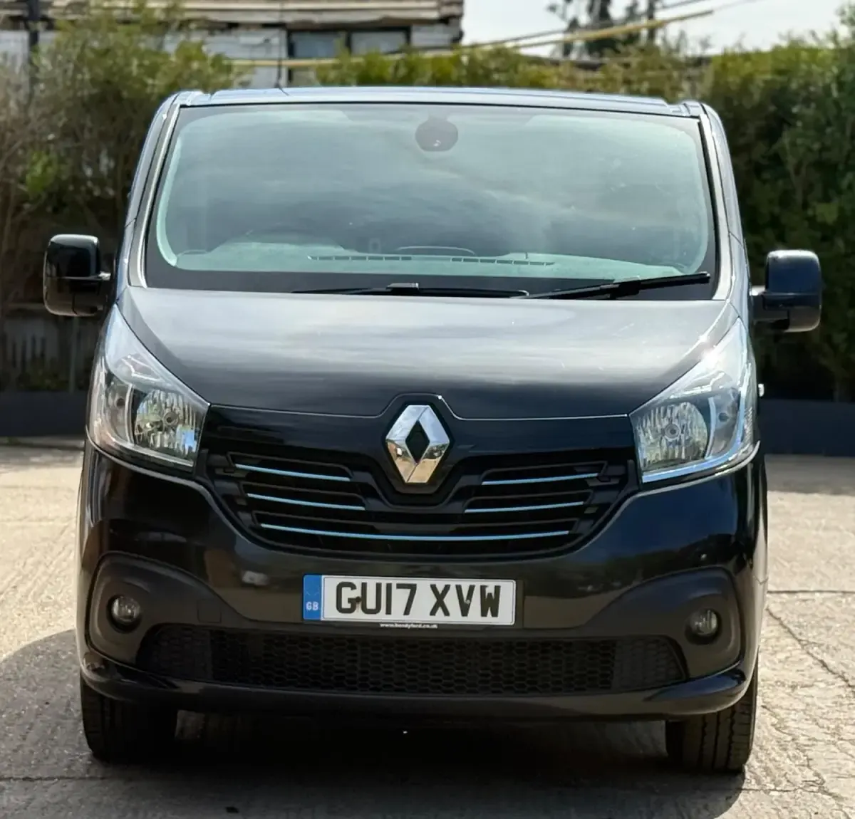 Used Renault Trafic 2017 Black MPV