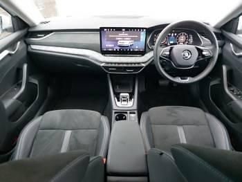 Used Skoda Octavia SE L 150 HP (110 kW) 2024 White Estate