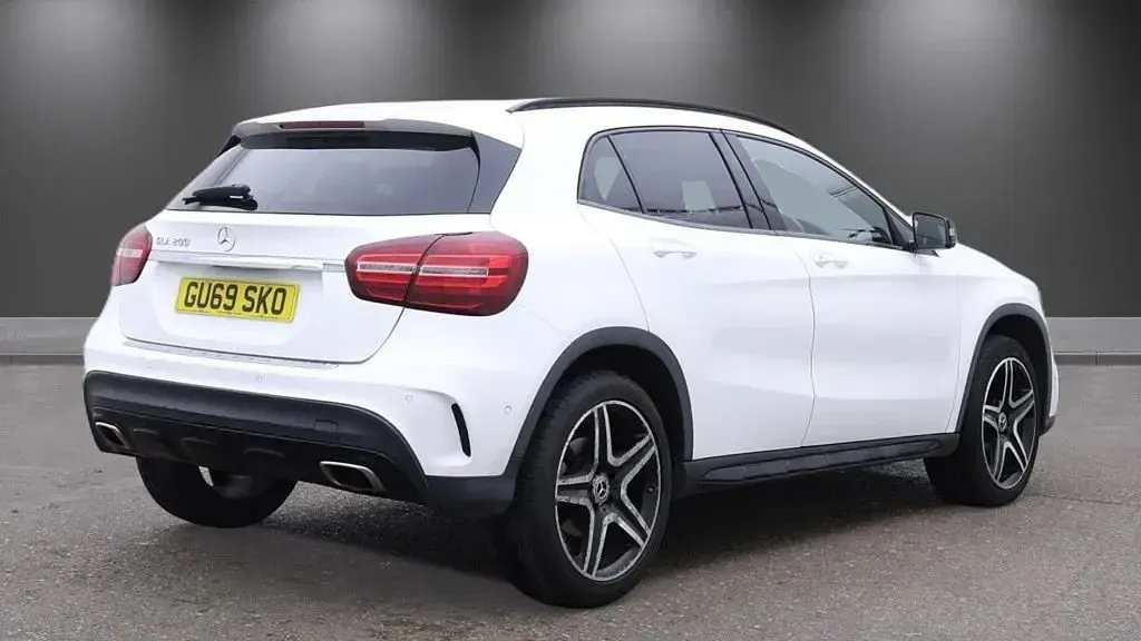 Used Mercedes GLA200 AMG line 2019 White SUV