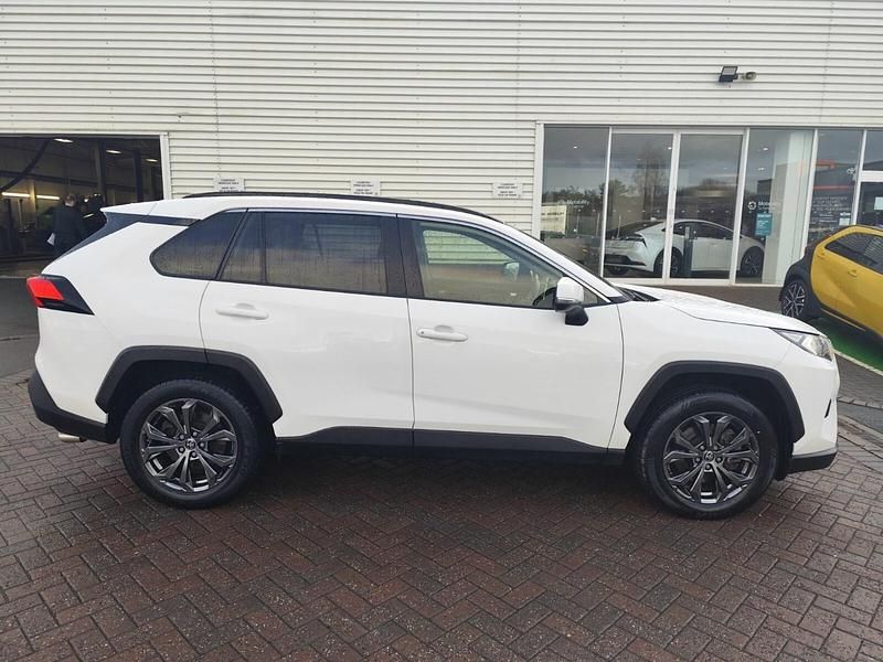 Used Toyota RAV4 Design 2022 Pure white Estate