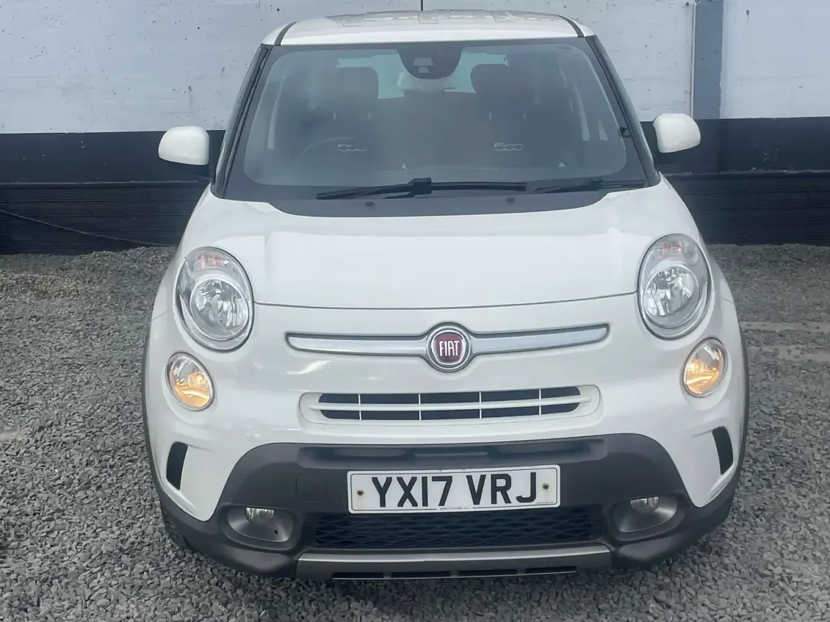 Gebraucht Fiat 500L Trekking 95 PS (69 kW) 2017 Weiß Van / Kleinbus