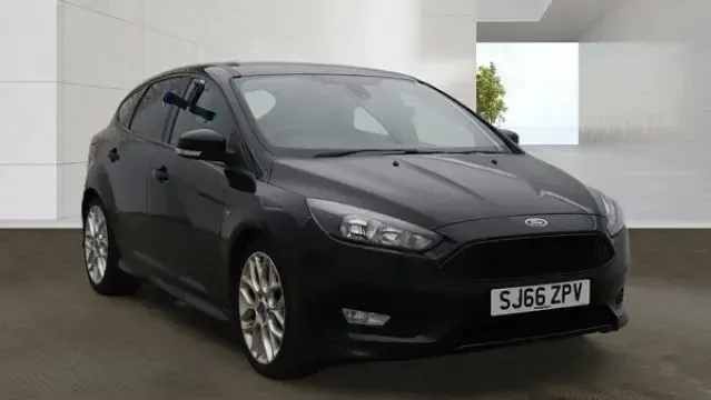 Used Ford Focus ST-Line 125 HP (91 kW) 2016 Black Hatchback