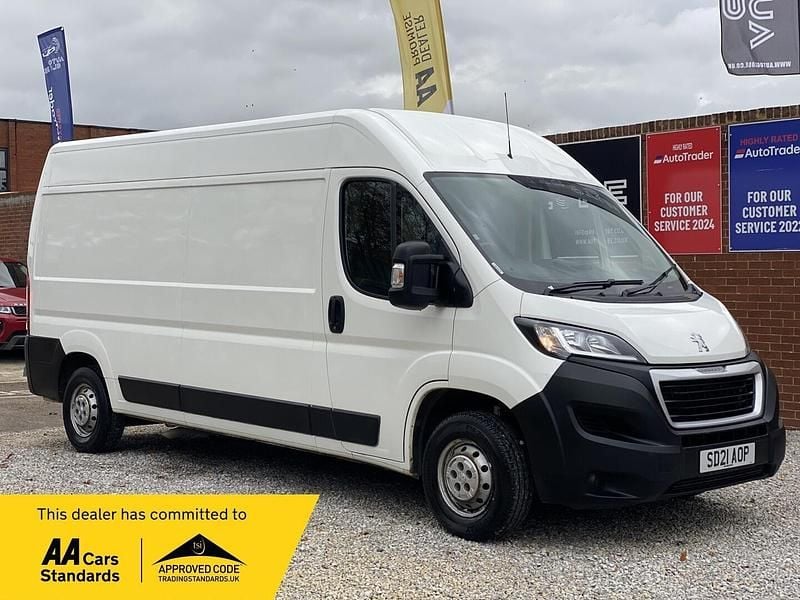 White Used 2021 Peugeot Boxer S Van | £9,490 (Good price) - Image 1/4