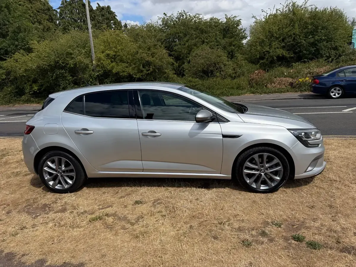 Used Renault Mégane GT Line GT-Line 130 HP (95 kW) 2017 Silver Hatchback