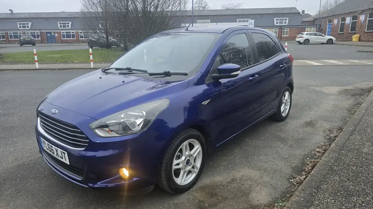 Used Ford Ka Plus Zetec 85 HP (62 kW) 2017 Blue Hatchback