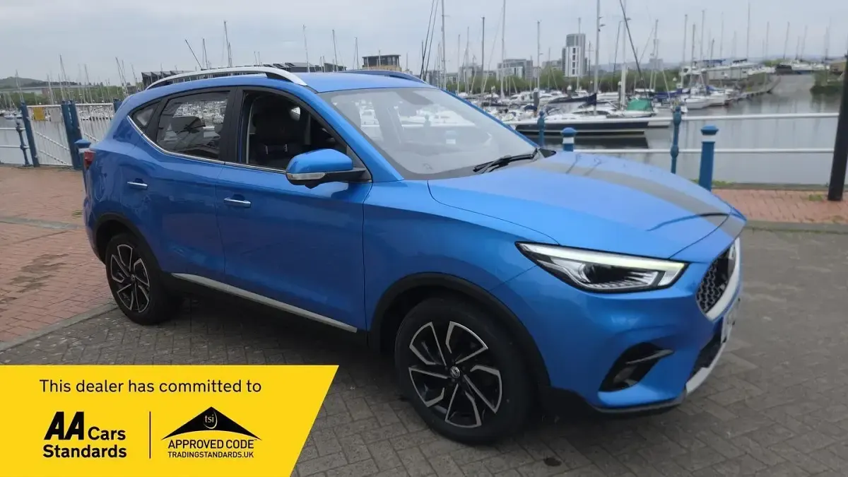 Usado MG ZS Exclusive 106 HP (77 kW) 2022 Azul SUV