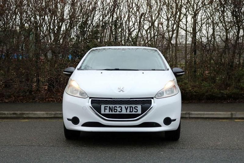 Usado Peugeot 208 Access 68 HP (50 kW) 2013 Branco Citadino