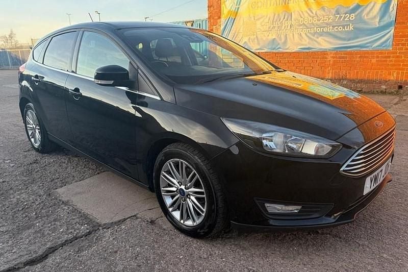 Used Ford Focus Zetec 120 HP (88 kW) 2017 Black Hatchback