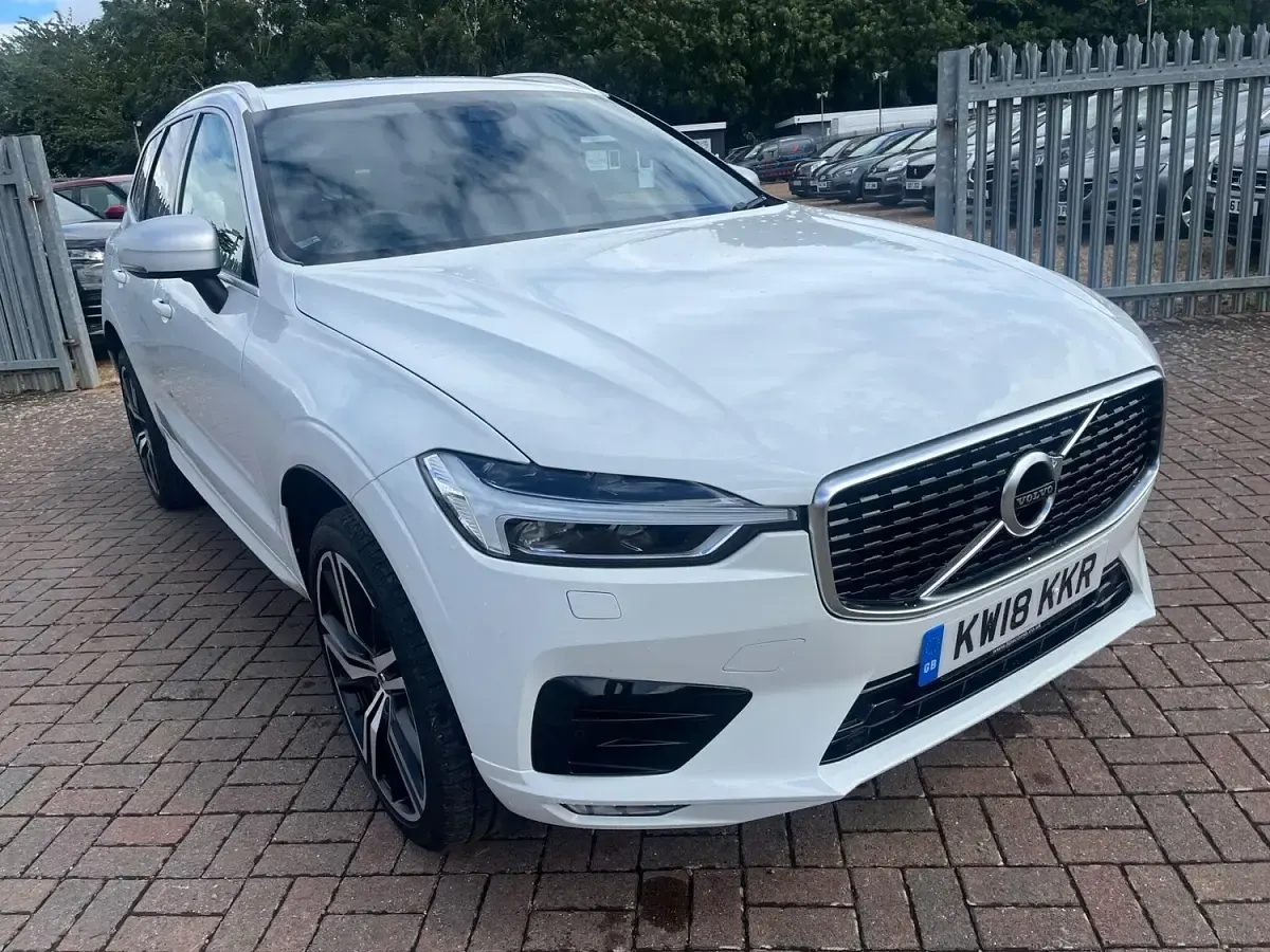 Used Volvo XC60 R-Design Pro 2018 White SUV