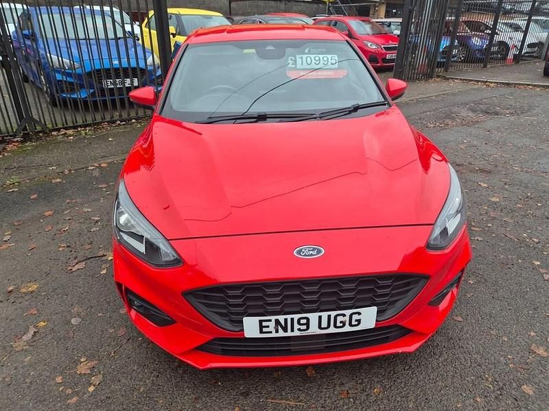 Used Ford Focus ST-Line 125 HP (91 kW) 2019 Red Hatchback