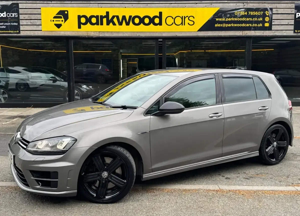 Begagnad VW Golf VII R 310 HK (228 kW) 2017 Grå Halvkombi
