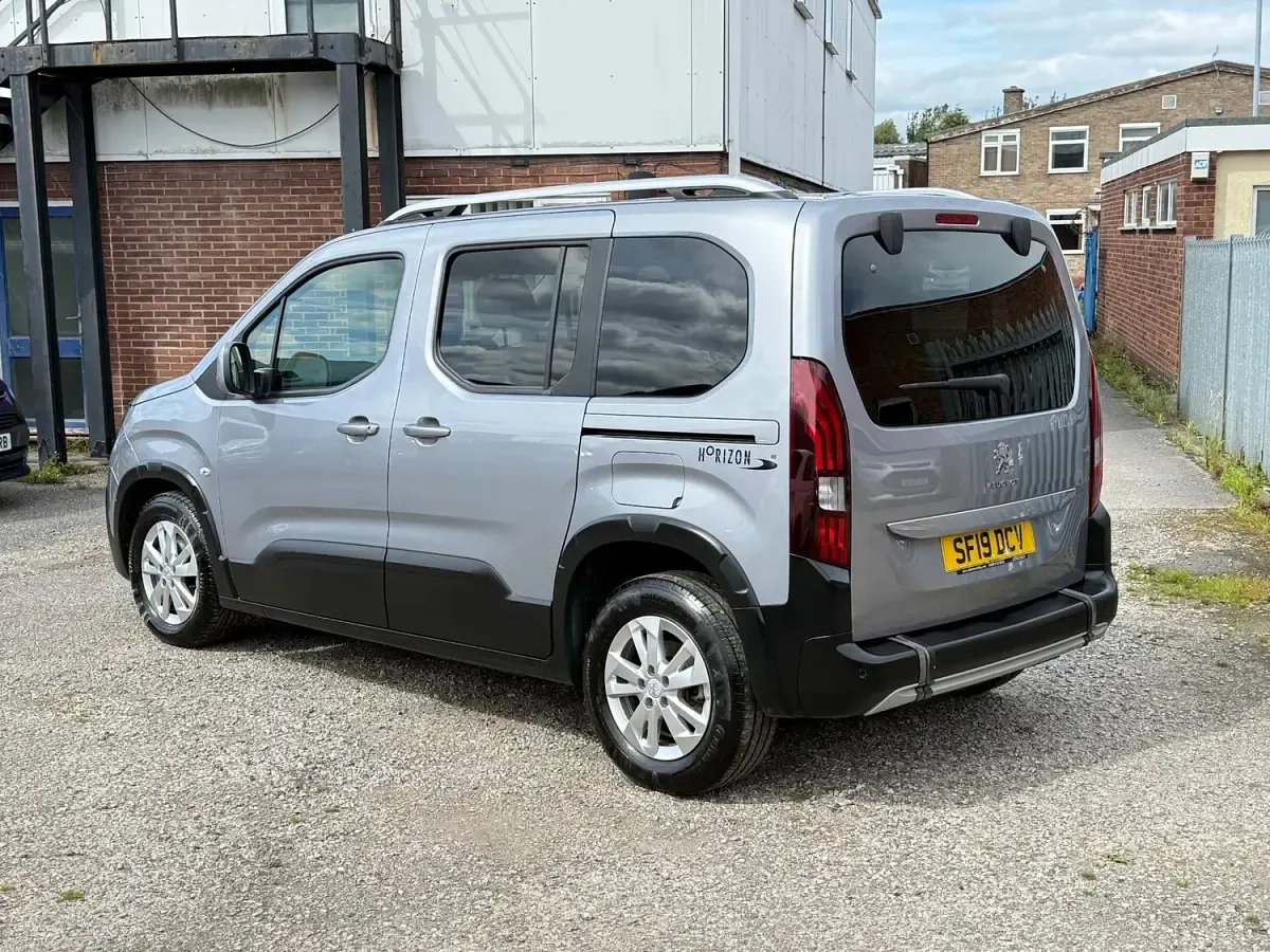 Used Peugeot Rifter Allure 131 HP (96 kW) 2019 Grey MPV