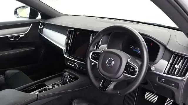 Used Volvo V90 R-Design 197 HP (144 kW) 2022 Estate