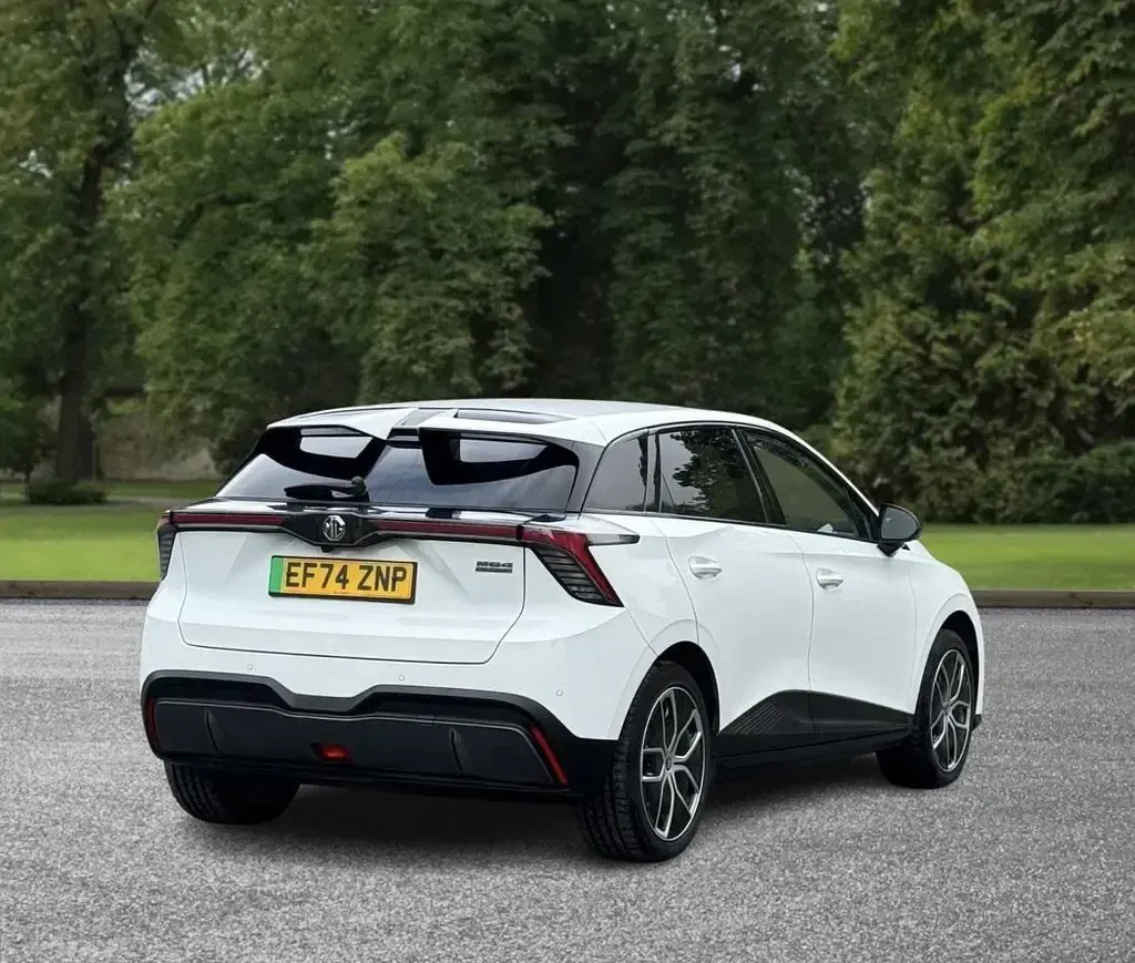 Used MG MG4 EV Trophy 2025 White Hatchback