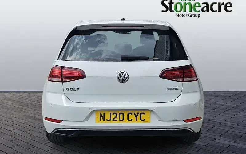 Used VW Golf VIII Edition 131 HP (96 kW) 2020 White Hatchback