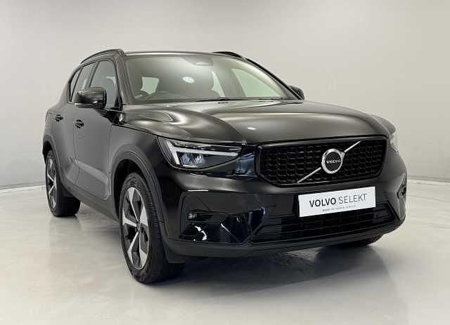 Black Used 2024 Volvo XC40 Plus SUV | £31,495 (Fair price) - Image 1/4
