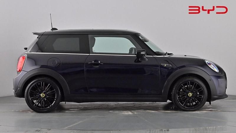 Used Mini Cooper SE Level 3 135 kW (184 HP) 2022 Midnight black Hatchback
