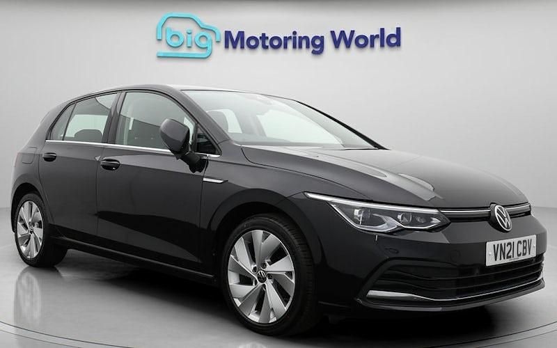 Used 2024 VW Golf VIII Style Hatchback | £16,100 (Super price) - Image 1/4