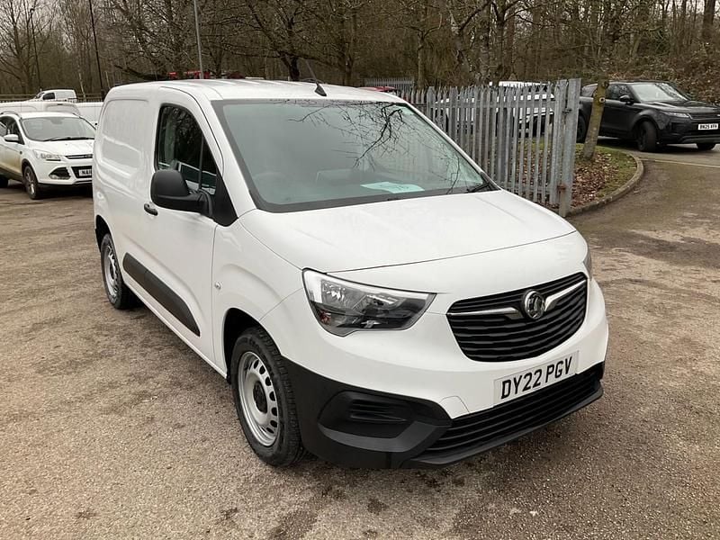 Used Vauxhall Combo 100 HP (73 kW) 2022 White MPV