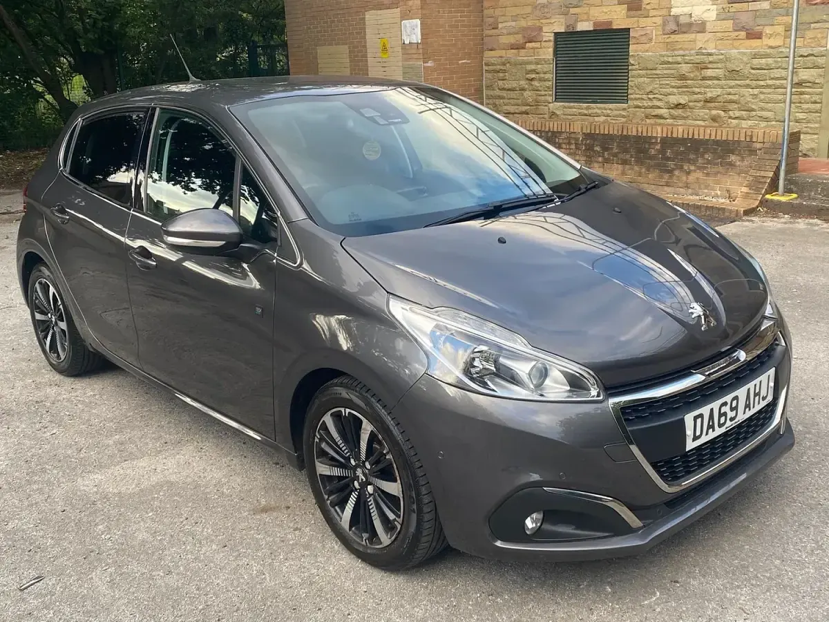 Used Peugeot 208 S 82 HP (60 kW) 2019 Grey Hatchback