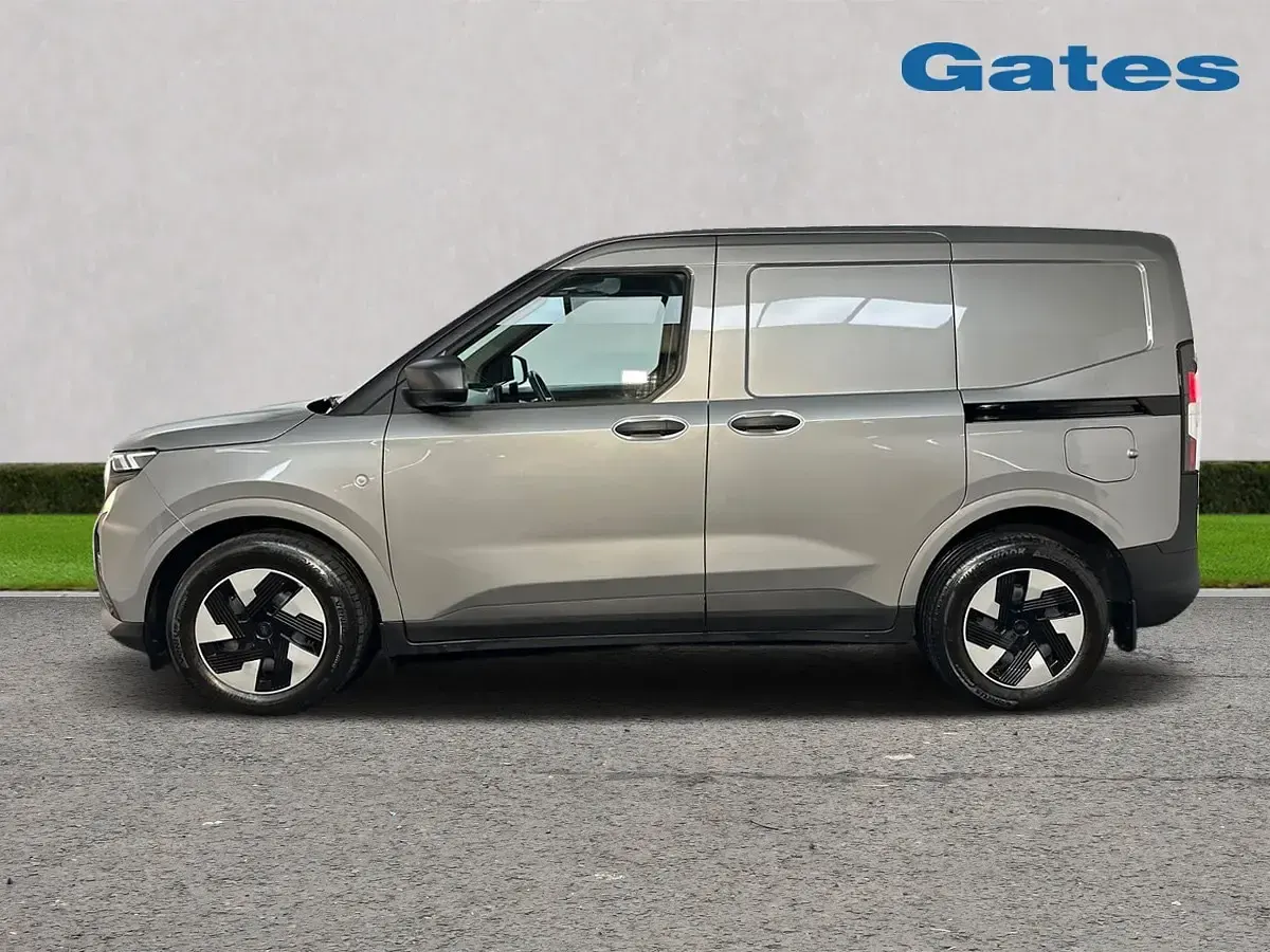 Used Ford Courier Trend 100 kW (136 HP) 2025 Silver MPV