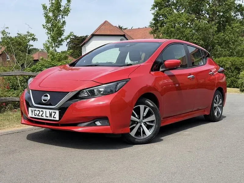 Used Nissan Leaf Acenta 41 kW (56 HP) 2022 Red Hatchback