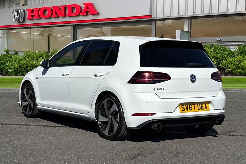 Begagnad VW Golf VII GTI 2017 Vit Halvkombi