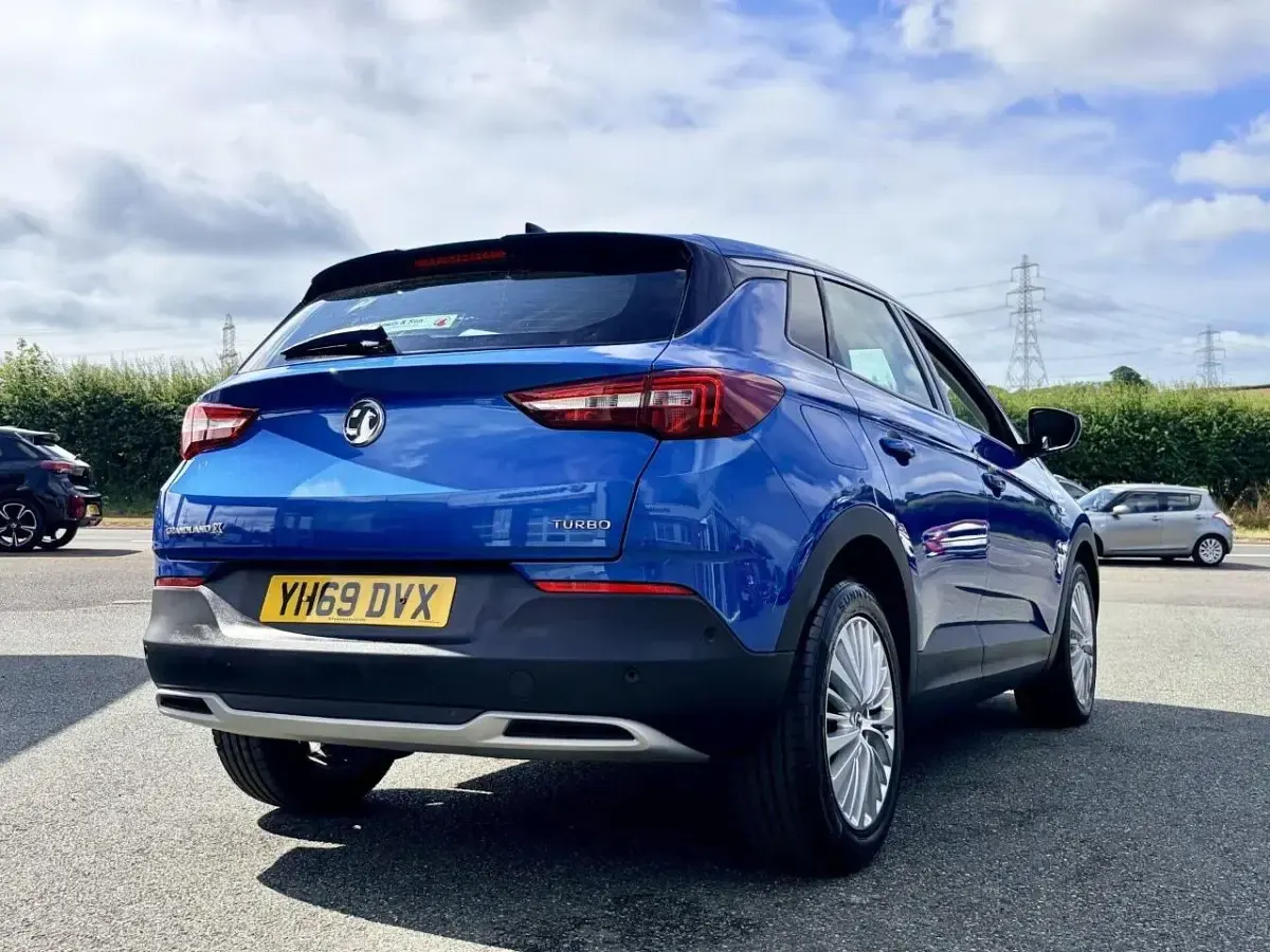 Used Vauxhall Grandland X S 128 HP (94 kW) 2019 Blue SUV